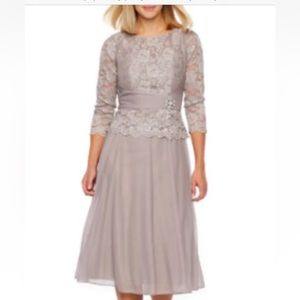 Jackie Jon Putty gray beige 3/4 Sleeve Lace Chiffon Dress Size 6 Nwt